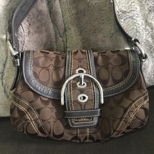 Coach Signature Shoulder bag